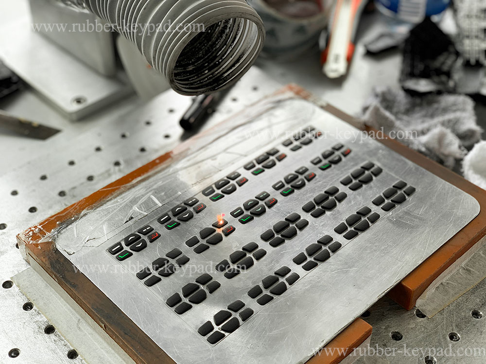 Laser&auml;tzprozess Gummitastatur