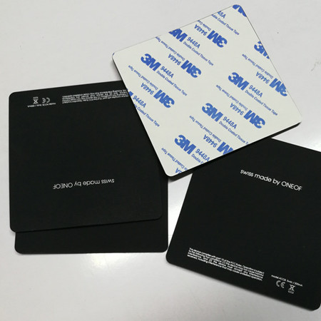 Selbstklebende Gummidichtung