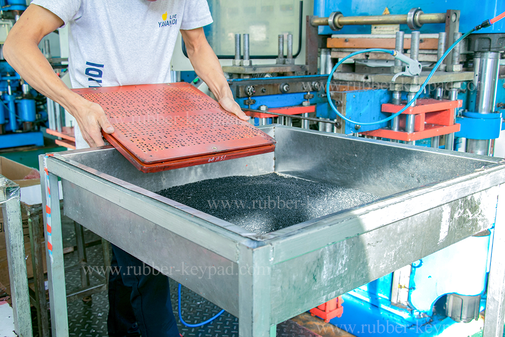 leitf&auml;higer Carbon Pill Keypad Prozess